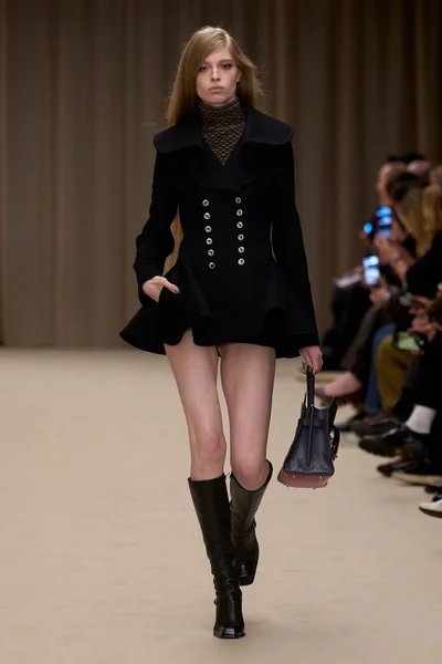 Look 3